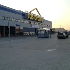 Parking oraz drogi dojazdowe do marketu budowlanego Castorama